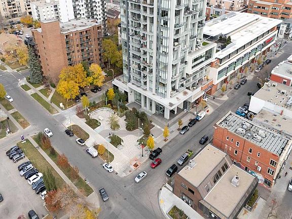 2nd image of 930 S 16th Ave SW #1903