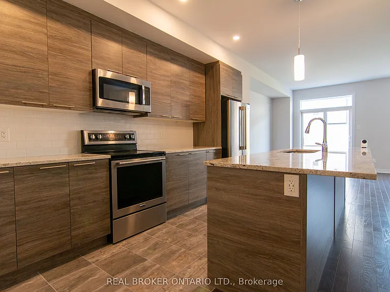 1022 Kijik Cres — Photo 8