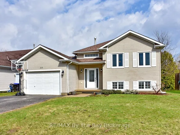 215 Montreal St, Clearview, ON L0M 1S0