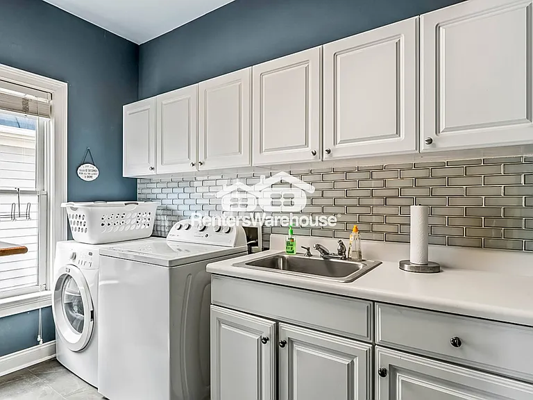 1952 Lois Pointe SE — Photo 20