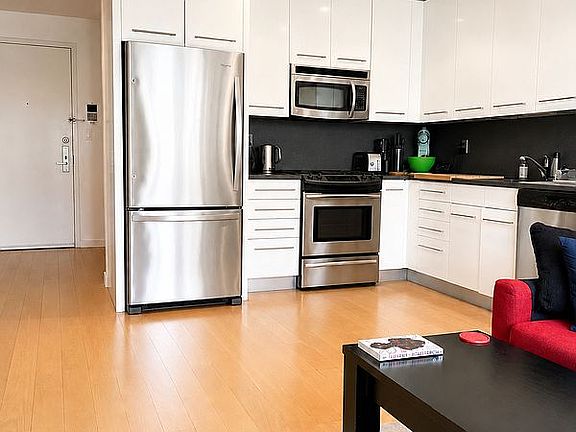 2nd image of 517 W 46th St APT 404