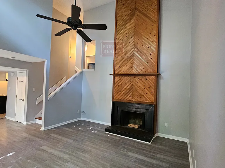 1827 Ivystone Dr — Photo 17