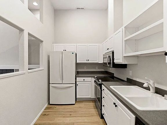 5th image of 9008 NE 54th St Unit C8