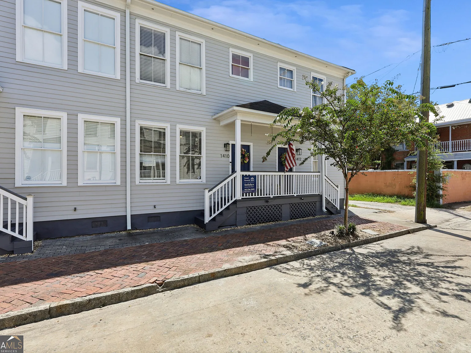 2 bed, 2.0 bath, 1088 sqft, $2,400 — Photo 1