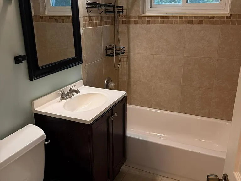 Greenbriar Dr — Photo 5