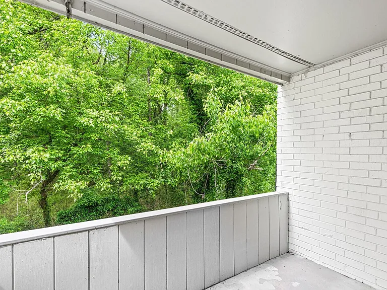 Uphill Flats- 1, 2 & 3 Bedrooms — Photo 9