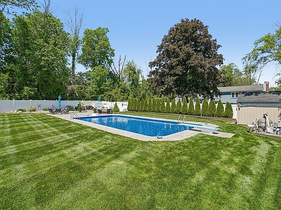 2nd image of 82 Concetta Dr