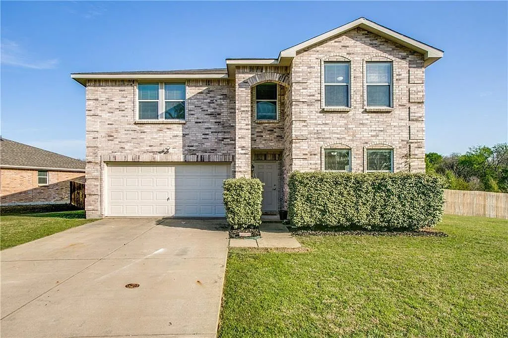 4 bed, 2703 sqft, $2,450 — Photo 1