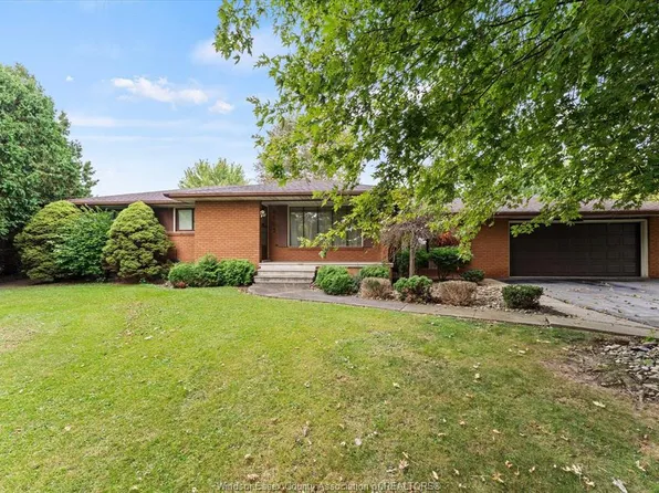 8605 Snake Ln, Lasalle, ON N9H 0L3
