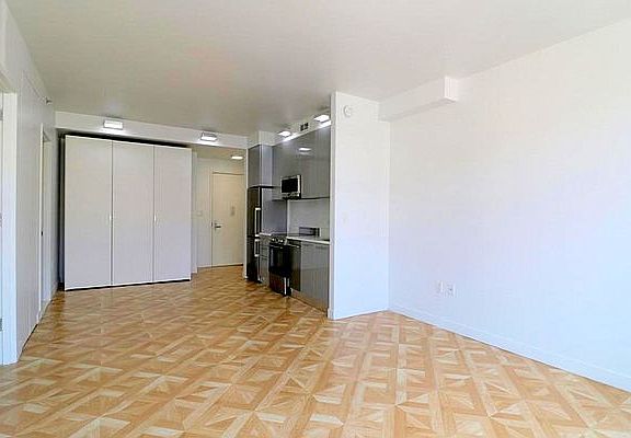 4th image of 316 E 3rd St APT 6B