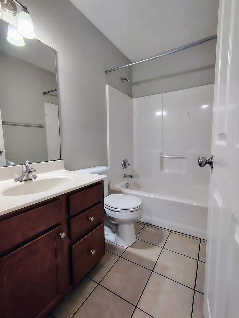 403 Topmiller — Photo 1