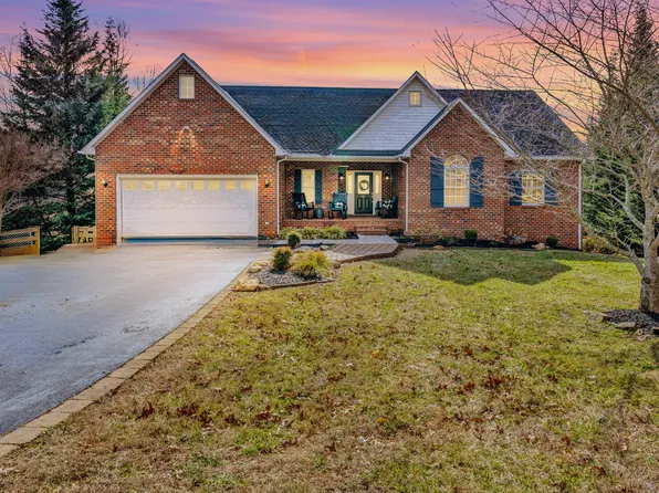 83 Constitution Blvd, Wirtz, VA 24184