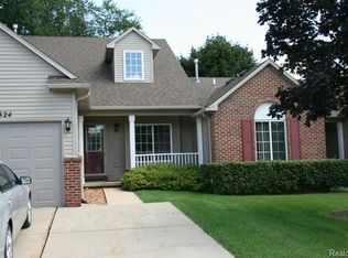 324 Redmaple Ln, Brighton, MI 48116