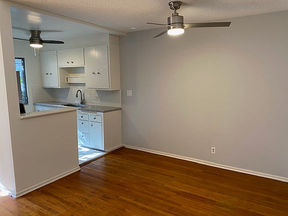 5th image of 132 S Hayworth Ave #4A