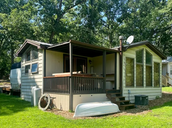 16/122 Woodhaven Dr E, Sublette, IL 61367