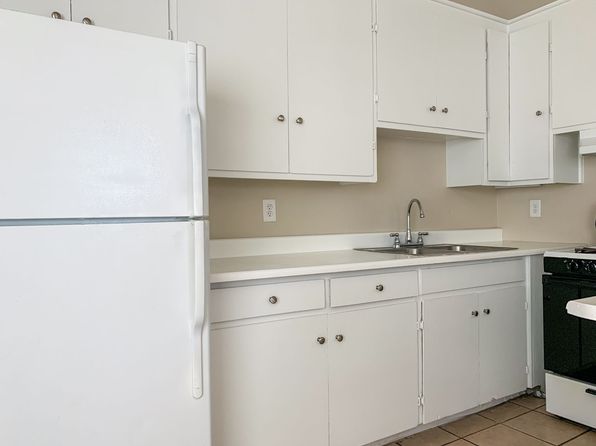 1104 Palomas Dr SE #2
