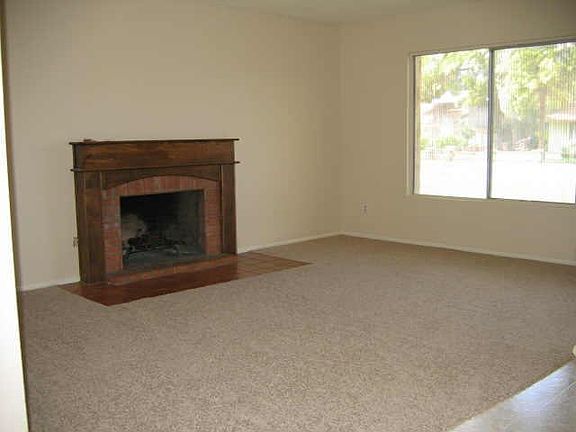 3rd image of 961 S Santa Barbara