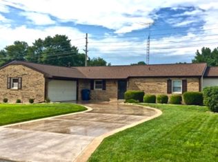 112 Iris Ln, Carmi, IL 62821
