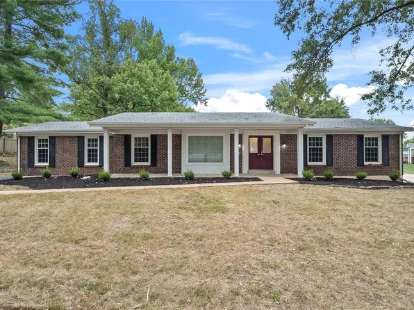 322 Portico Dr, Chesterfield, MO 63017