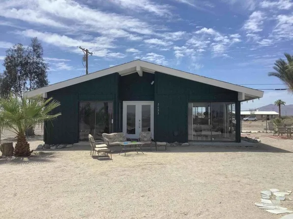 2623 Treasure Dr, Thermal, CA 92274