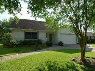 124 Country Ln, League City, TX 77573