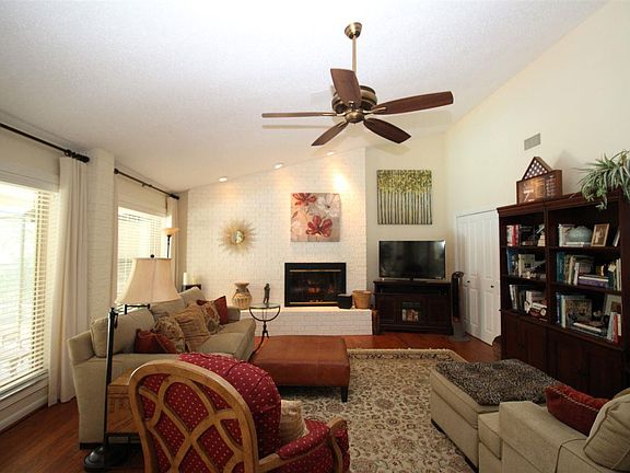 3rd image of 9778 Quail Hollow Ct