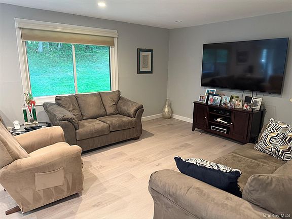 4th image of 56 Kirby Close #B