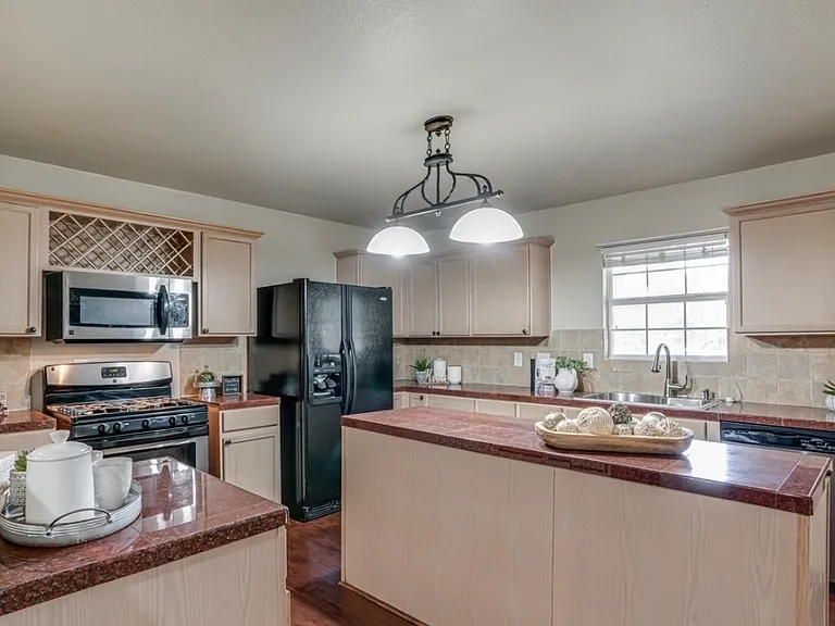 310 Salem Dr #1 — Photo 26