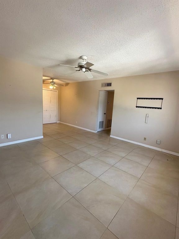 350 S Cypress Road #522, photo 5