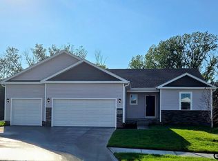 8032 N 170th Ter, Bennington, NE 68007