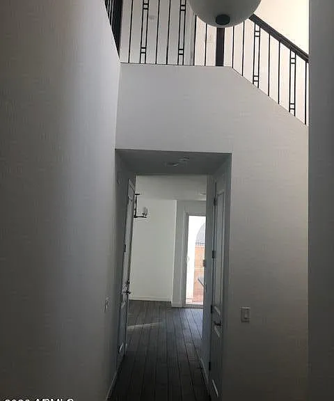 873 W Baylor Ln — Photo 3