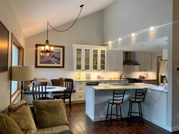 4695 Camelot Dr, Harbor Springs, MI 49740