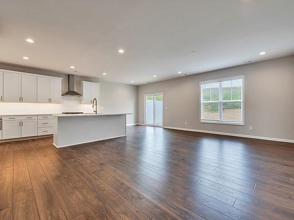 5th image of 3025 Poole Pl