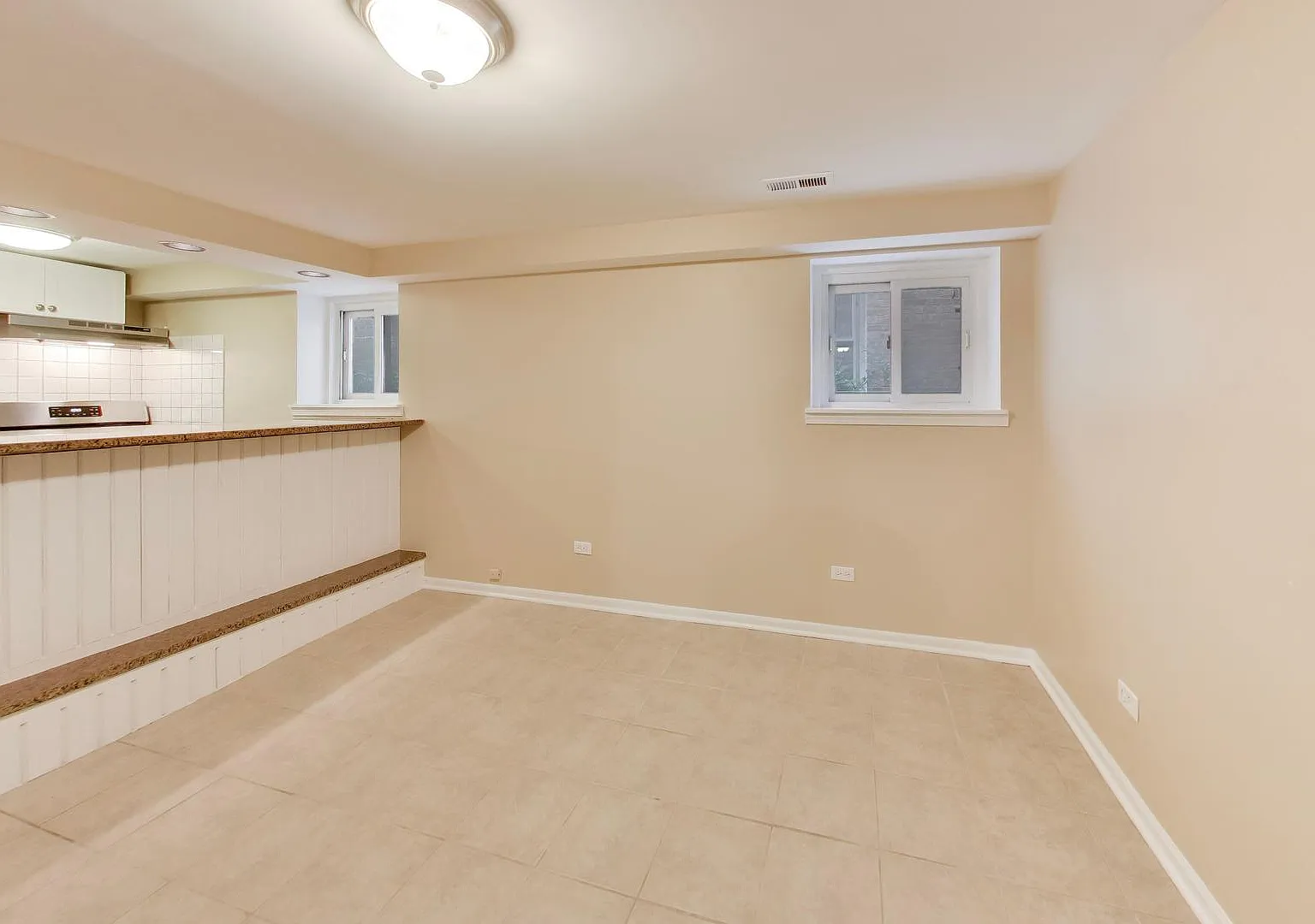 2 bed, 1025 sqft, $1,500 — Photo 3