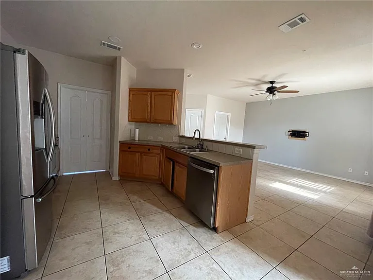 2515 Dove Ave — Photo 7