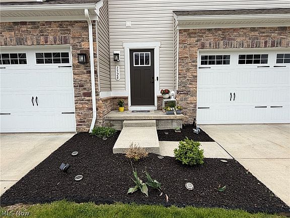 2nd image of 1528 Spruce Hill Dr