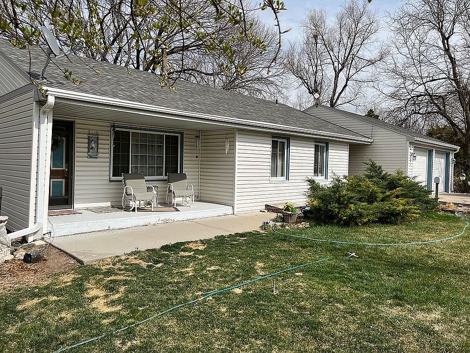1st image of 1303 Country Club Dr
