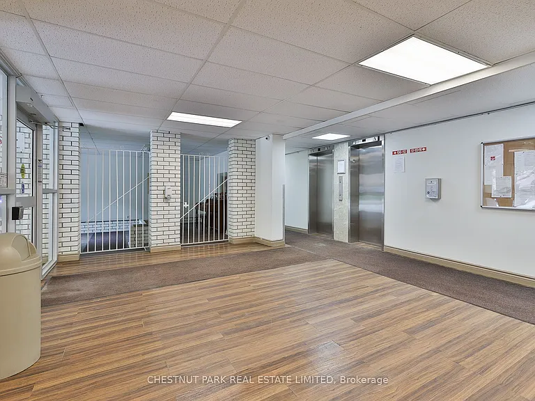 900 Glen St #409 — Photo 2