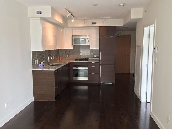 5th image of 4083 Cambie St #303