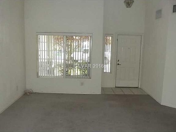3rd image of 19 Tanglewood Dr #0