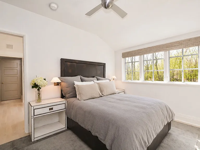 411 Montauk Hwy — Photo 3