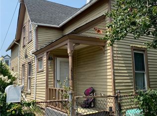 2060 W 44th St, Cleveland, OH 44102