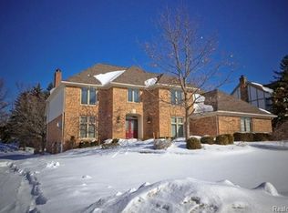 3208 Summit Ridge Dr, Rochester Hills, MI 48306