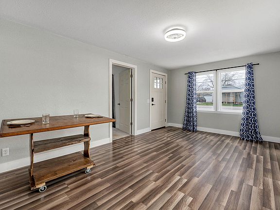 5th image of 601 E Highland Street