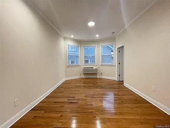 4th image of 463 Kimball Ave Floor 1