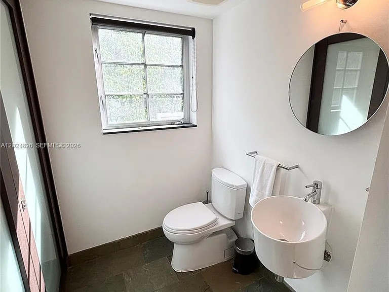 1520 Michigan Ave #1 — Photo 6