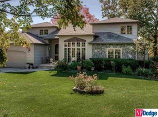 9535 Westchester Ln, Omaha, NE 68114