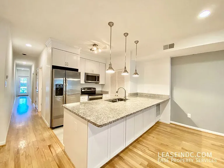 1721 11th St NW #1 — Photo 6