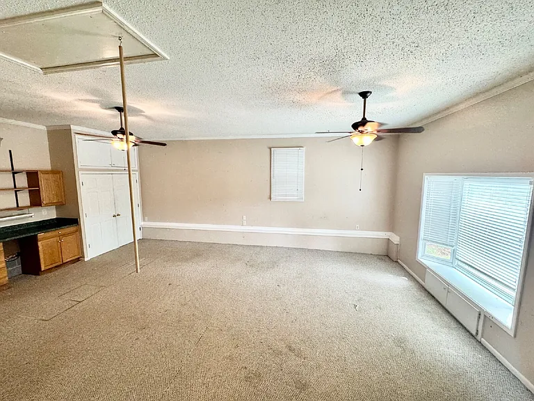 1713 E Main St — Photo 7