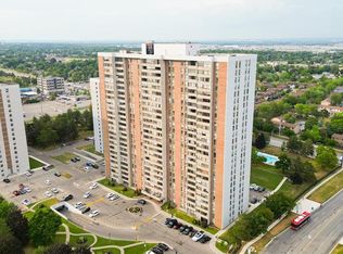 18 Knightsbridge Rd #304, Brampton, ON L6T3X5